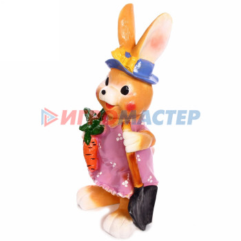Фигура из гипса "Зайчиха с морковкой" 68см бежевый
