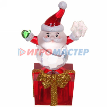 Фигурка с подсветкой "Дед Мороз на подарке" 9 см, микс