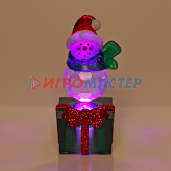 Фигурка с подсветкой "Снеговичок в шарфике на подарке" 9 см