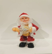 Дед Мороз музыкальный 30 см в красной шубе с шаром (работает от 3*АА - в комплект не входят)