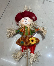 Фигура садовая "Пугало - Варя" в бордовой шляпе 40 (55) см ДоброСад