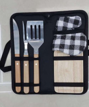 Набор для гриля и барбекю из 4 предметов в футляре BBQ-317: вилка, лопатка,нож,доска